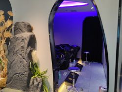 -TOP HAIR SALON