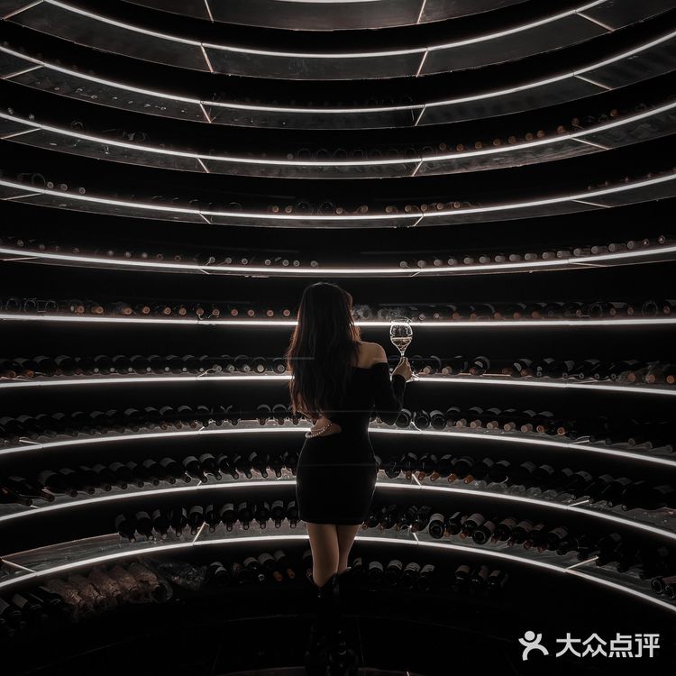 重庆氛围感NO1⃣️餐酒吧，拍照微醺绝绝子～