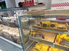 面包甜点陈列柜-清真全盛斋传统糕点(许士庙店)