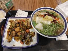 -云阿蛮云南生烫牛肉米线(奉贤路店)