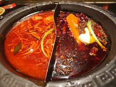 -宽板凳老灶火锅(台湾街店)