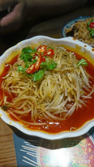 辣三多宽窄巷子成都串串(书院巷总店)冒豆芽图片 - 第3张