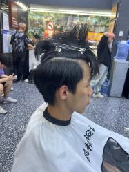 -藤野造型专业烫染接发