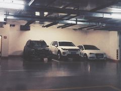 -新世界新丸中心-地下停车场