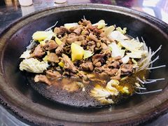 -粘豆包柴火铁锅炖