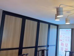 -川流不息·地道川菜·小龙虾(松东路店)