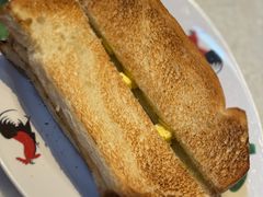 雪油加央烤麵包-何九海南茶店(鬼仔巷店)