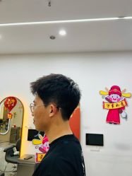 -JK奇积发型连锁机构