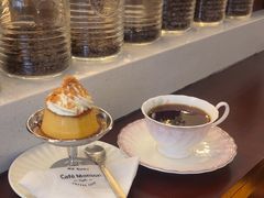 -Café Monson