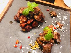 -鱼鲜饭香·招牌汽锅剁椒鱼头王