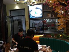 -胡胖子专业长沙菜(衡山路店)
