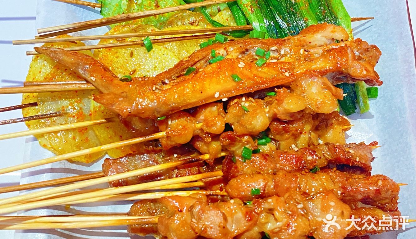 夜宵时间烧烤大餐!