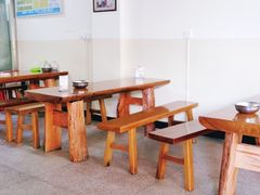 -鸿浩扒猪脚米线