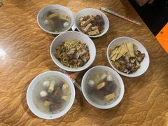 -松树干拌面店