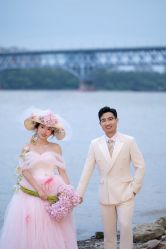 -雪中彩影婚纱摄影·微光艺术中心