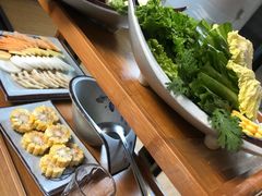 -毛辣果·贵州红酸汤牛肉火锅(西单店)