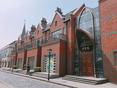 -钟书阁(松江泰晤士小镇店)