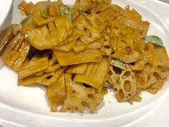 腊八蒜炒藕片-闫府私房菜(经四路万达店)