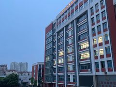 -上海市工商外国语学校