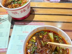 -郎吞虎咽酸辣粉(第一桥店)