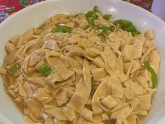 -闯关东东北农家菜(崂山石老人店)