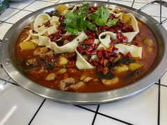 -晓彭肥肠鸡·泡椒鸡火锅(水木天地店)