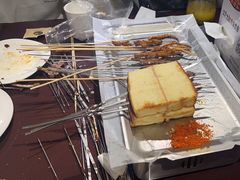 -三个大叔烤羊肉串·歌手驻唱·碳烤鲜肉(西三旗店)