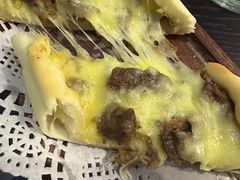 特色纯牛肉奶酪披萨-Mevlana梅夫娜土耳其餐厅·清真