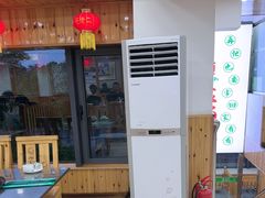 -屯老二农家铁锅炖·行业领军者(梅江店)