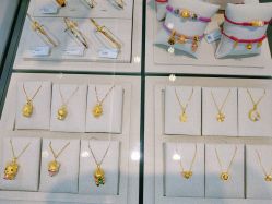 黄金吊坠-潮宏基(万象城店)