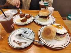 -Thanks美式餐厅(汉堡咖啡店)