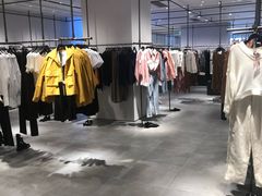 -URBAN REVIVO(欢乐海岸购物中心店)