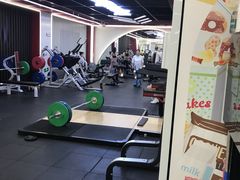 -英派斯健身旗舰店(海信国际中心馆)