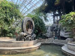 -盛泰恐龙谷温泉