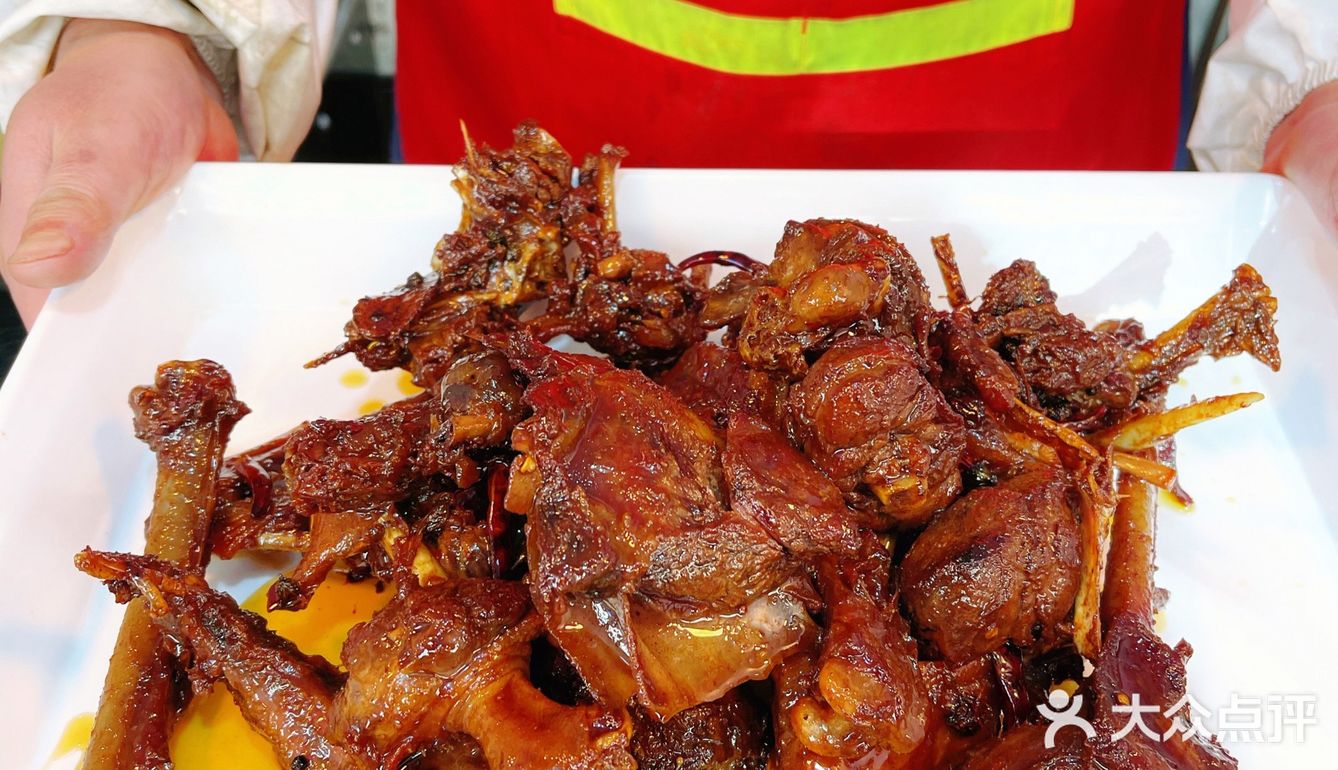隐藏在巷子里的“惊艳美食”-铁锹鹅 
