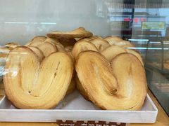 蝴蝶酥-长发西饼(临顿路店)