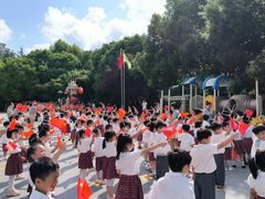 -上海青草地幼儿园