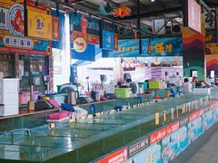 -三亚火车头万人海鲜广场