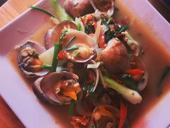 -J Daeng Seafood