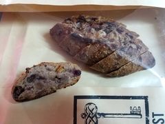 核桃果干面包-花马天堂云南餐厅 Lost Heaven(外滩店)