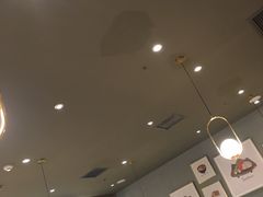 -POKEE VIA&Brunch·维娅(重庆来福士店)