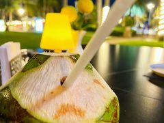 -三亚亚龙湾瑞吉酒店·宴悦Driftwood·游水海鲜·牛排·草坪·私人定制