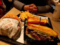 -The Habit Burger Grill 哈比特汉堡(复兴soho店)