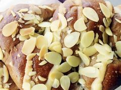 杏仁可颂-原麦山丘(世纪金源店)