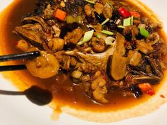 酱焖鱼头加牛蛙-绿茶餐厅(昌平悦荟店)