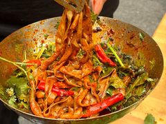 -拈签一笑黄牛肉辣卤串串