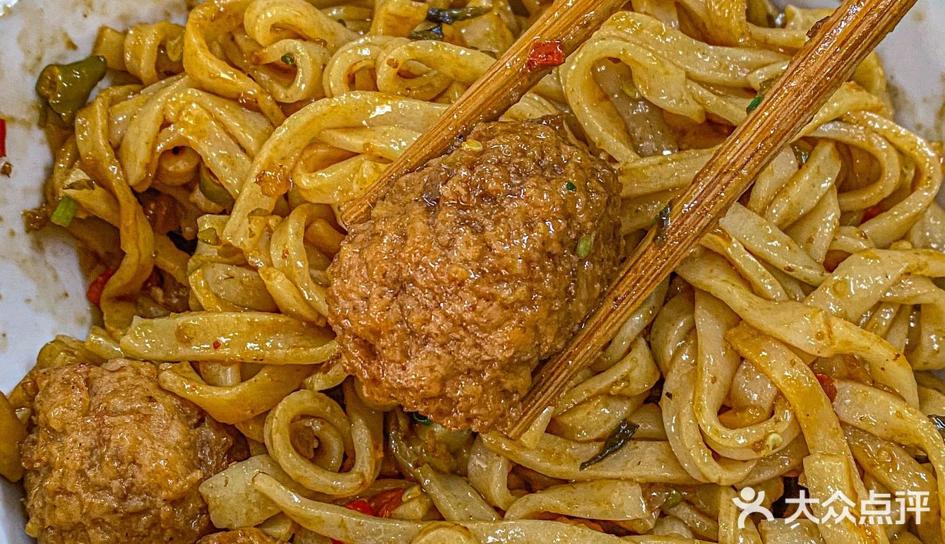 长沙这家肉丸粉太太好吃！一定要点杂酱双拼