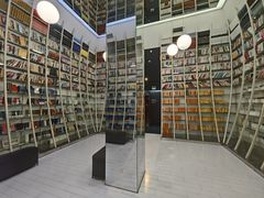 -钟书阁(松江泰晤士小镇店)