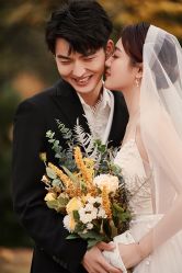 -雪中彩影婚纱摄影·微光艺术中心