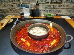 鸳鸯锅-洋马儿火锅(解放碑店)